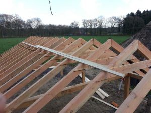 Tuinhuis met zinken mastgoot